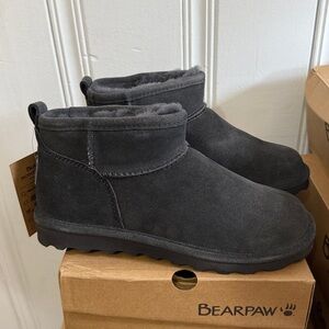 BEARPAW Shorty Boots NEW IN BOX